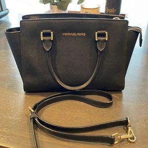 Michael Kors medium Selma bag. Gold accents.